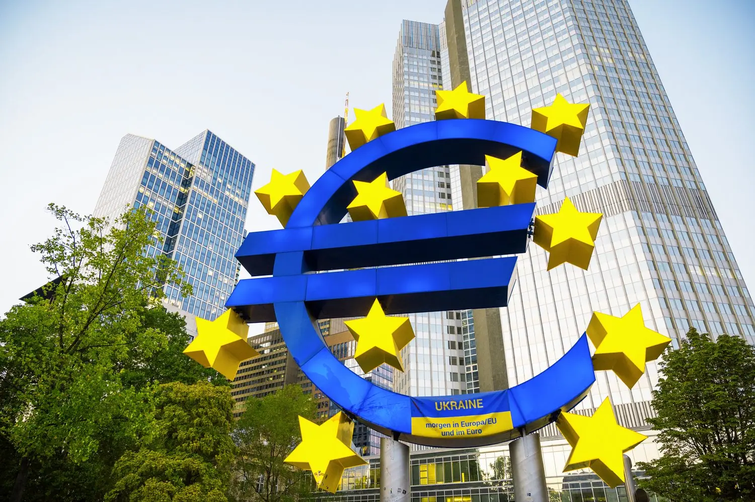 Jak działa Europejski Bank Centralny i co wpływa na decyzje o stopach procentowych